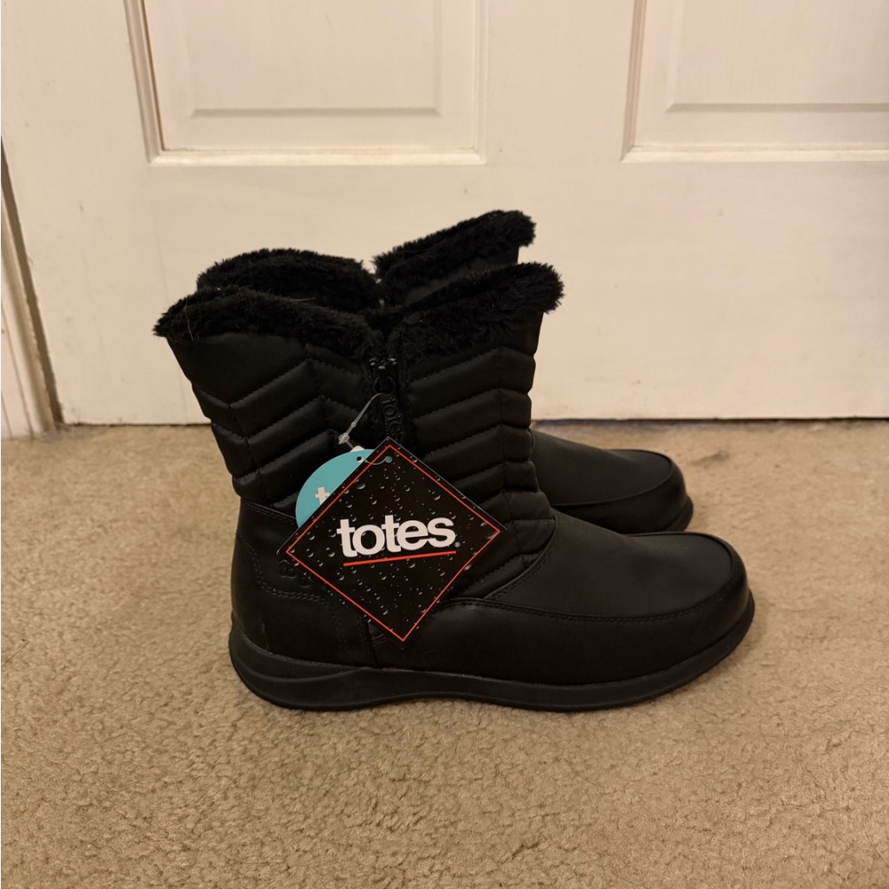 Totes Black Quilted Winter Boots